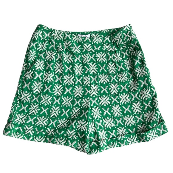 BRFL-Life New with Tags Green Winona Embroidered Shorts Size Medium - Picture 1 of 7